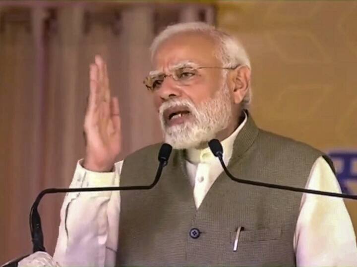 PM Modi Gujarat Visit targeted Aam Aadmi Party president Gopal Italia on viral videos PM Modi in Gujarat: पीएम मोदी ने AAP पर साधा निशाना, प्रदेश अध्यक्ष गोपाल इटालिया के वायरल वीडियो पर कही ये बात