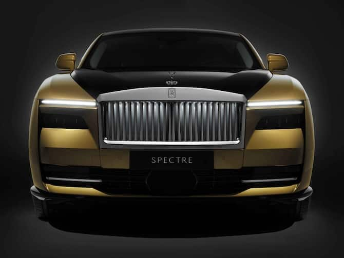 ROLLS-ROYCE SPECTRE UNVEILED: THE MARQUE'S FIRST FULLY-ELECTRIC