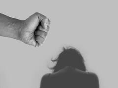 Crime : கடனை அடைக்க வேலைக்குச் சென்றதால், பெண் மீது கணவன் நிகழ்த்திய கொடூரம்.. பதைபதைக்க வைத்த புகைப்படங்கள்