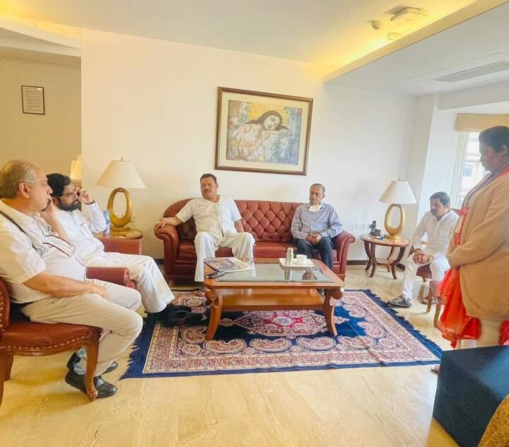 शिरसाट यांच्यावर लिलावती रुग्णालयात उपचार सुरू आहे.