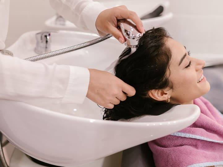Four Mistakes You Must Avoid While Washing Your Hair Head Bath: తల స్నానం చేసేటప్పుడు ఈ నాలుగు తప్పులు చెయ్యొద్దు