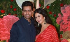 Diwali 2022: আলোর উৎসবেও পাশাপাশি, লাল লেহঙ্গায় অনবদ্য ক্যাটরিনা, কাছছাড়া করলেন না ভিকিকে