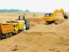 Sand Mafia : वाळू तस्करांचा तहसीलदारांवर जीवघेणा हल्ला; राजकीय नेत्याच्या निकटवर्तीयाचे कृत्य?