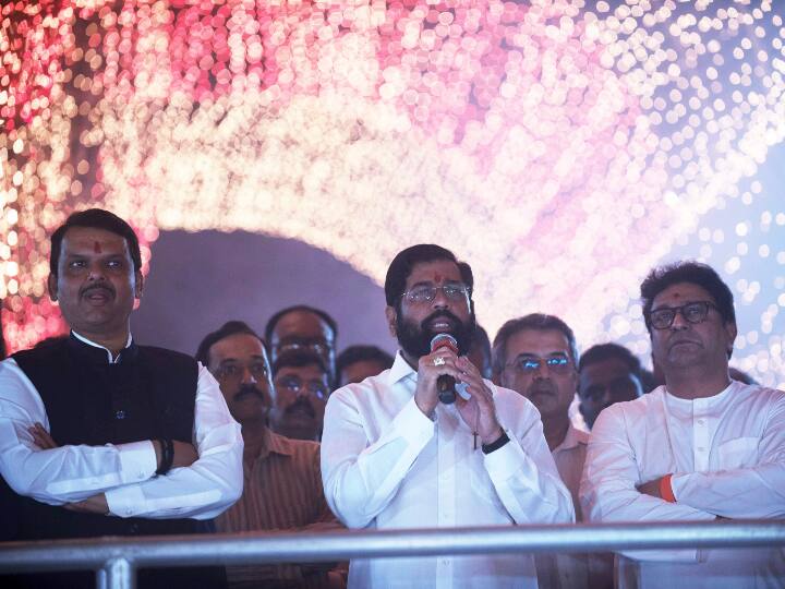 MNS Chief Raj Thackeray Met Eknath Shinde And Devendra Fadnavis in Deepotsav Celebrations in Mumbai before Andheri East Bypoll Election ANN MNS Deepotsav: सीएम एकनाथ शिंदे का उद्धव ठाकरे पर तंज, राज ठाकरे से कहा- मुझसे आप कभी भी मिल सकते हैं
