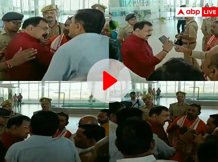 Watch: पहले अधिकारियों के भिड़े नेता, फिर बीजेपी विधायक और हिन्दू युवा वाहिनी के जिला संयोजक में हुई तू-तू, मैं-मैं Kushinagar BJP MLa and leader fight with officers and Hindu Yuva Vahini Watch Viral Video ann Watch: पहले अधिकारियों के भिड़े नेता, फिर बीजेपी विधायक और हिन्दू युवा वाहिनी के जिला संयोजक में हुई तू-तू, मैं-मैं