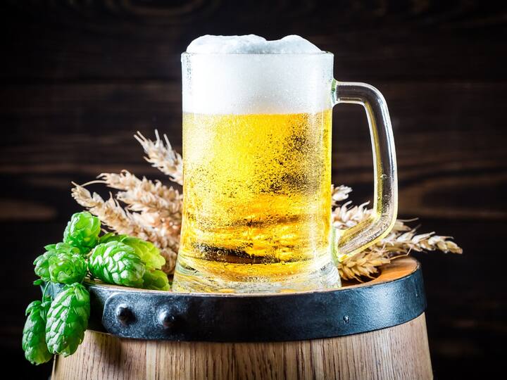 drinking beer can actually make you lose weight Weight Loss With Beer: బీరు తాగితే బరువు తగ్గుతారా? మందు బాబ్స్, ఇది మీకే!