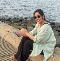 Neha Sharma Latest Pics: બ્લેક ચશ્મામાં નેહા શર્માનો કુલ અંદાજ