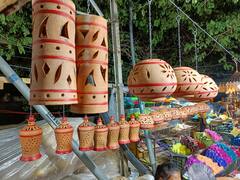 Diwali : सजावटीच्या साहित्याने नागपूरची बाजारपेठ सजली, दिवाळी खरेदीसाठी चांगला उत्साह