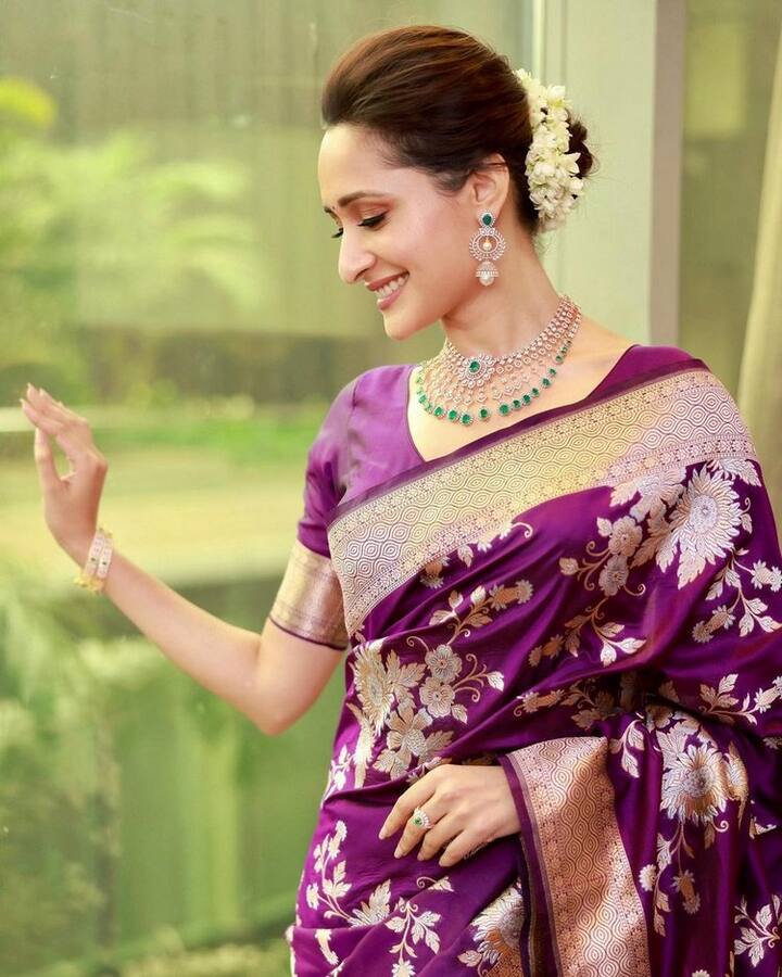 తాజాగా ఆమె షేర్ చేసిన ఫోటోలు ఇప్పుడు ఇంటర్నెట్ లో చక్కర్లు కొడుతున్నాయి. (Photo Courtesy: Pragya Jaiswal Instagram)