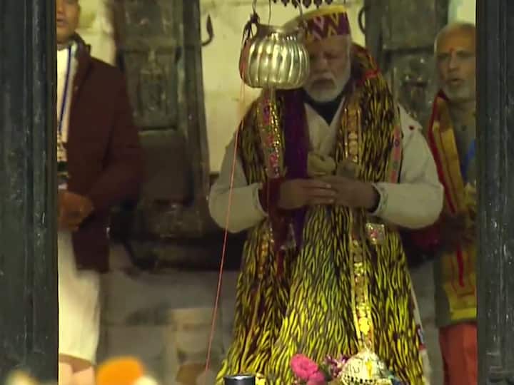 Prime Minister offers puja and darshan at the Shri Kedarnath Temple. (Source: ANI)