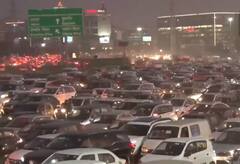 दिल्ली-गुरुग्राम एक्सप्रेस-वे पर यूं थम गया 6 किलोमीटर तक ट्रैफिक-देखें तस्वीरें