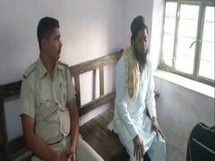 नाबालिग को मस्जिद ले जाकर मौलवी ने की अश्लील हरकत, लोगों ने पकड़कर धुना, फिर पुलिस के हवाले किया