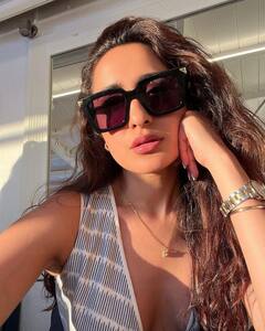 Pragya Jaiswal: ప్రగ్యాజైస్వాల్ క్యూట్ సెల్ఫీ - పిక్స్ వైరల్