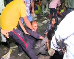 মধ্যরাতে পুলিশি অভিযানে ভাঙল চাকরিপ্রার্থীদের অনশন, আজ রাজ্যজুড়ে আন্দোলনে বিরোধীরা