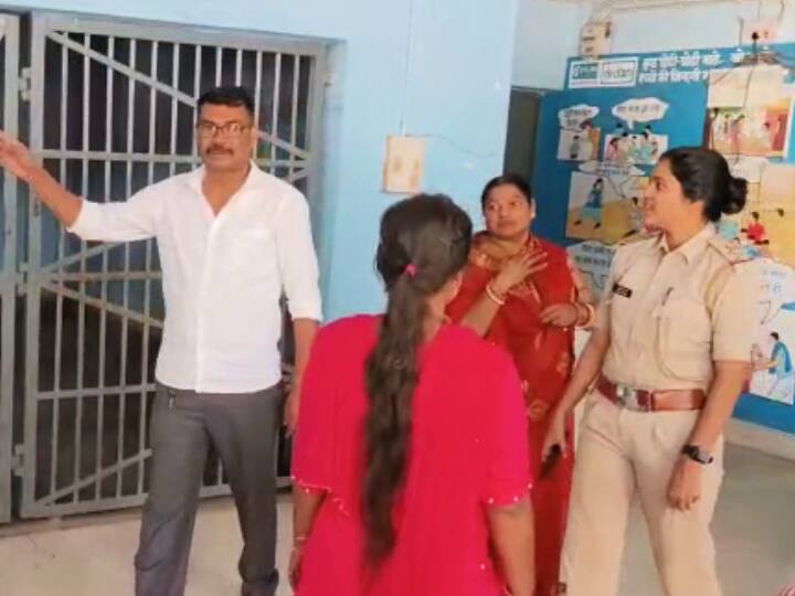 Samastipur Daughter in Law bites Mother in Law with Teeths in Court ann Bihar News: बहू ने दांत से काट ली सास की उंगली, समस्तीपुर कोर्ट में पहुंची थीं दोनों, आपस में भिड़ीं