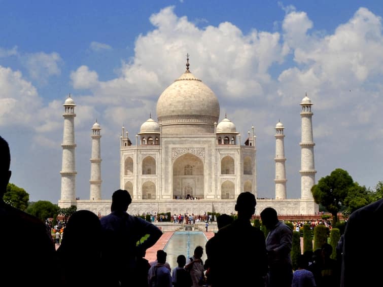 Supreme Court Dismisses Plea Seeking 'Fact-Finding Inquiry' Into Taj Mahal's History 'Publicity Interest Litigation': SC Dismisses Plea Seeking 'Fact-Finding Inquiry' Into Taj Mahal's History