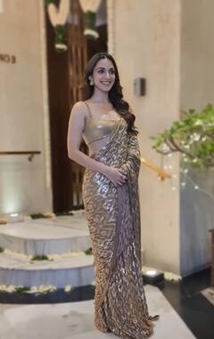 Celebs Diwali Party: दिवाली पार्टी में गोल्डन गर्ल बनकर पहुंचीं कियारा आडवाणी, साड़ी में लगीं बेहद हसीन