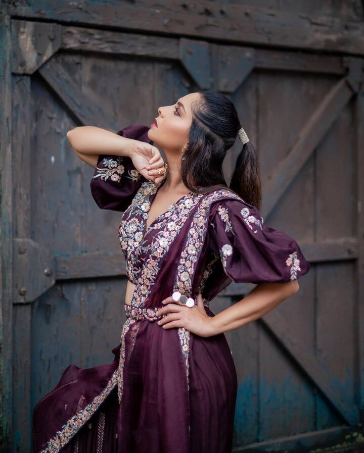 सोनालीनं ‘नटरंग’ चित्रपटातील ‘अप्सरा आली’ या लावणीनं प्रेक्षकांची विशेष पसंती मिळवली. (Sonalee Kulkarni/instagram)