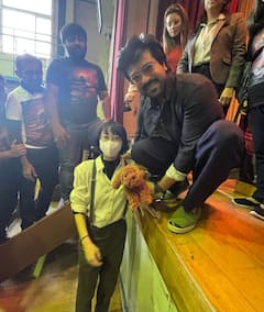 జపాన్‌ అభిమానులతో రామ్ చరణ్ సందడి