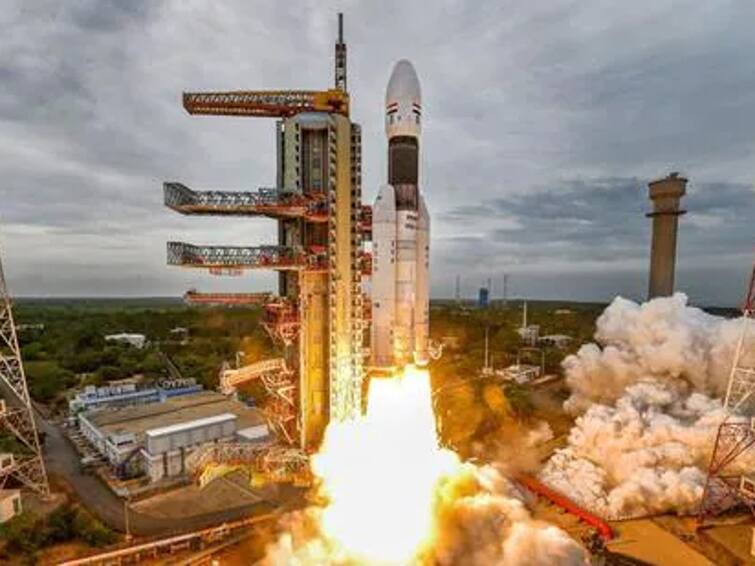 GSLV Mark 3: 24-hr Countdown for GSLV Mk3 first-ever commercial flight ஒரே ராக்கெட்டில் 36 செயற்கைக்கோள்கள்..  இன்றிரவு கவுண்ட் டவுன் தொடங்கும் இஸ்ரோ..