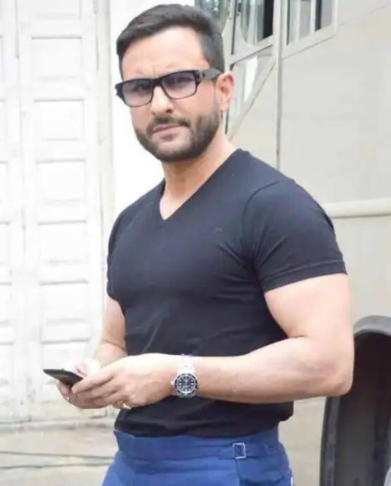 ਹੋ ਸਕਦਾ ਹੈ ਕਿ ਸੈਫ ਨੇ ਆਪਣੇ ਸਮਕਾਲੀ ਲੋਕਾਂ ਵਾਂਗ ਸਫਲਤਾ ਦਾ ਸਵਾਦ ਨਾ ਚੱਖਿਆ ਹੋਵੇ, ਪਰ ਅਭਿਨੇਤਾ ਦਾ ਮੰਨਣਾ ਸੀ ਕਿ ਉਸਦੇ ਸੰਘਰਸ਼ ਬਿਲਕੁਲ ਵੱਖਰੇ ਸੁਭਾਅ ਦੇ ਸਨ। ਪਹਿਲਾਂ ਇੱਕ ਇੰਟਰਵਿਊ ਵਿੱਚ, ਸੈਫ ਨੇ ਦੱਸਿਆ ਸੀ ਕਿ ਉਸਨੂੰ ਆਪਣੀ ਪਹਿਲੀ ਫਿਲਮ ਤੋਂ ਇਸ ਲਈ ਕੱਢ ਦਿੱਤਾ ਗਿਆ ਸੀ ਕਿਉਂਕਿ ਉਸਦਾ ਨਿਰਦੇਸ਼ਕ ਚਾਹੁੰਦਾ ਸੀ ਕਿ ਉਹ ਆਪਣੀ ਪ੍ਰੇਮਿਕਾ ਨਾਲ ਬ੍ਰੇਕਅੱਪ ਕਰ ਲਵੇ।