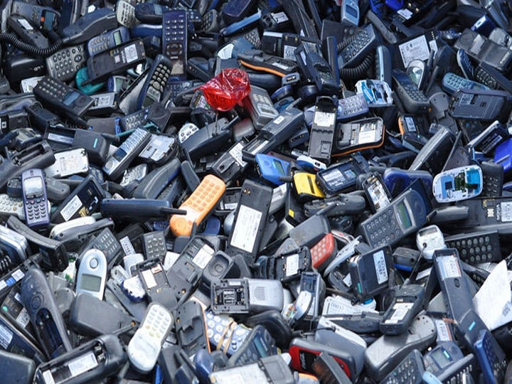 5.3 Billion Mobile Phones To Become E-waste This Year | E-waste: इस साल ...