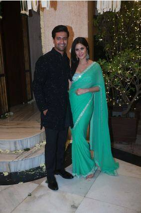 ਗ੍ਰੀਨ ਸਾੜ੍ਹੀ 'ਚ ਵਿੱਕੀ ਕੌਸ਼ਲ ਦਾ ਹੱਥ ਫੜ ਕੇ ਦੀਵਾਲੀ ਪਾਰਟੀ 'ਚ ਪਹੁੰਚੀ ਕੈਟਰੀਨਾ ਕੈਫ