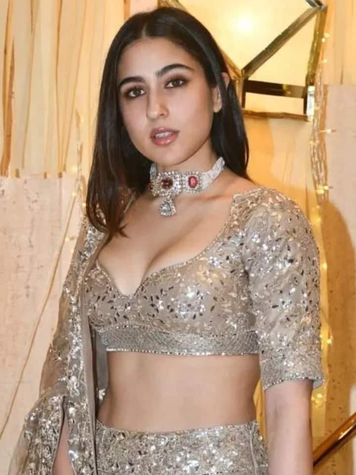 मनीष मल्होत्रा की इस पार्टी की शान बढ़ाने एक से बढ़कर एक सितारे पहुंचे, लेकिन बॉलीवुड के चर्चित भाई बहन की जोड़ी लाइमलाइट में न रहे ऐसा कैसे हो सकता है.