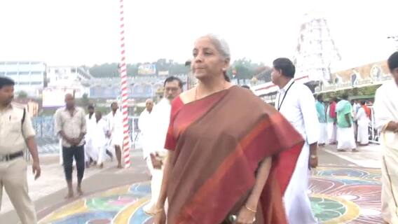 Nirmala Sitharaman Visits Tirumala| శ్రీనివాసుడిని దర్శించుకున్న నిర్మలా సీతారామన్ | ABP Desam