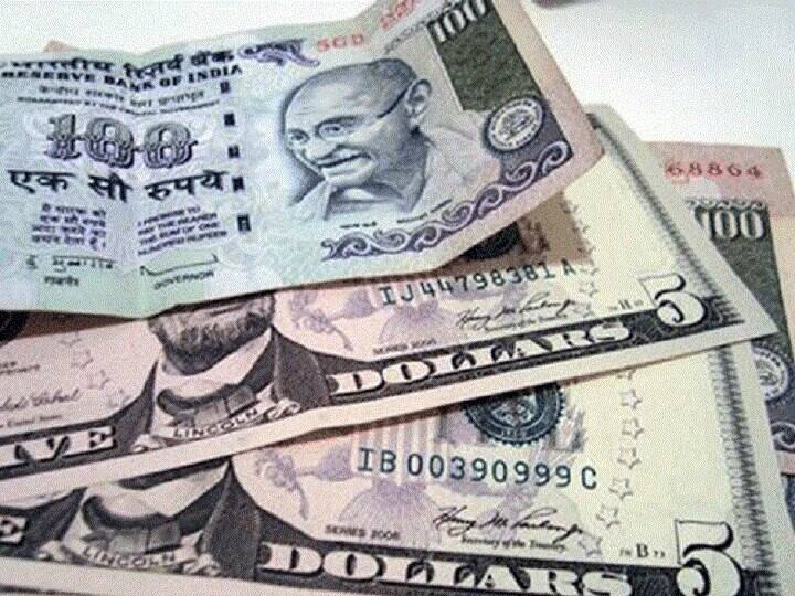 फेडरल रिझर्व्हने केलेल्या व्याज दरवाढीमुळे डॉलरचा निर्देशांक 18 टक्क्यांनी वधारला आहे.