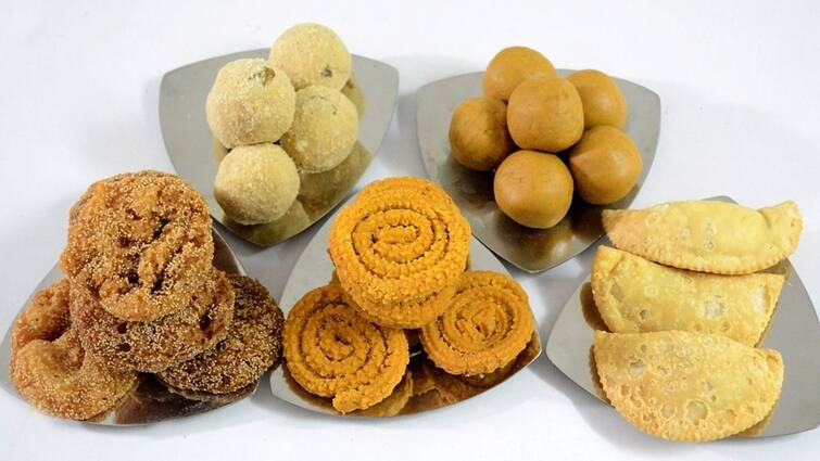 Diwali 2022: 5 Traditional Sweets Prepared During Diwali, know in details Diwali 2022: দীপাবলিতে যে মিষ্টিগুলি প্রত্যেক বাড়িতে তৈরি করা হয়
