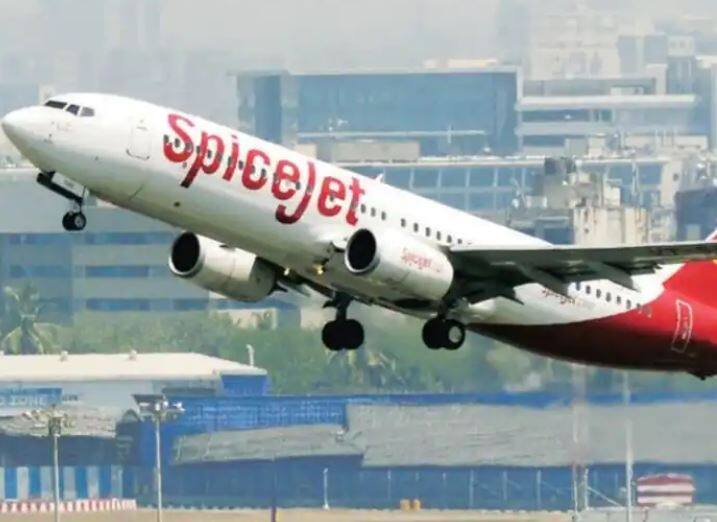 SpiceJet is going to face nclt hearing against it on MAY 8 in this matter Go first संकट के बाद एक और एयरलाइन पर लटकी तलवार, जानें क्या है पूरा मामला