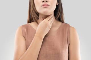 Sore Throat And Fever:ગળામાં ખરાશ અને ફીવરના લક્ષણને ન કરો નજરઅંદાજ, હોઇ શકે છે આ બીમારી