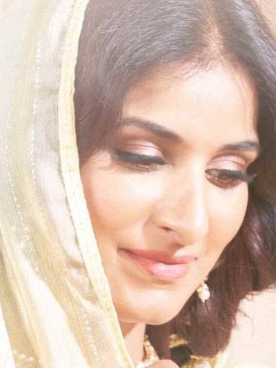 हुस्न की रानी पूनम दुबे का देसी अंदाज