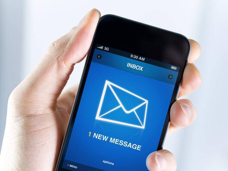 Users Alert: beware of happy diwali message on mobile phones during festive season Alert: જો તમને 'Happy Diwali'ના મેસેજ આવે તો ક્લિક ના કરતા, નહીં તો આ રીતે ફોન થઇ જશે હેક.......