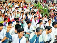 అలా సమ్మె నోటీసిచ్చారు - జీతాలు పెంచారు ! జూనియర్ డాక్టర్లకు ఏపీ గుడ్ న్యూస్