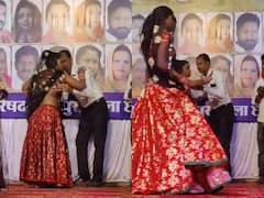 छतरपुर में सरकारी कर्मचारी ने मंच पर महिला कलाकार से की अश्लील हरकत, पालिकाध्यक्ष ने कही ये बात