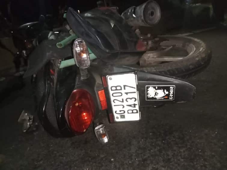 Kheda Accident Three persons died in bike accident on Indore Ahmedabad highway nea Kathlal Kheda Accident : ચાર સવારી જઈ રહેલ બાઇક ડીવાઇડર સાથે અથડાયું, ત્રણના ઘટનાસ્થળે જ મોત