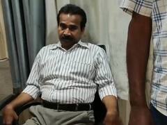 महोबा में रिश्वत लेते रंगे हाथों पकड़ा गया अधिकारी, एंटी करप्शन टीम ने किया खुलासा