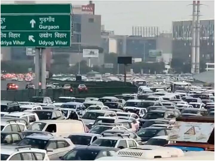 Diwali Traffic Jams, Massive Traffic Jams Ahead Of Diwali Across Delhi And Gurugram Diwali Traffic Jams: दिवाली से पहले बढ़ी भीड़, दिल्ली-गुरुग्राम एक्सप्रेसवे पर लगा भारी ट्रैफिक जाम
