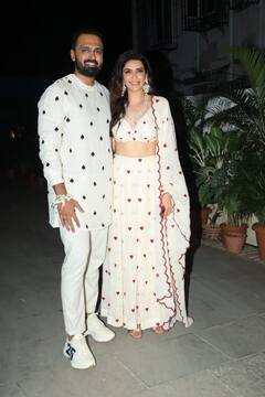 Karishma Tanna की Diwali Party में ब्वॉयफ्रेंड संग लाइमलाइट चुरा ले गईं ऋतिक रोशन की एक्स वाइफ सुजैन खान