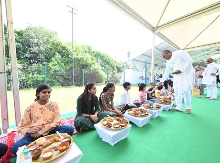 उनकी आत्म शुद्धि के लिये शांति पाठ, शांति यज्ञ हवन किया गया. शांति हवन के पश्चात तेरह कर्मकांडी ब्राह्मणों को भोजन, दान दक्षिणा आदि दिया गया.
