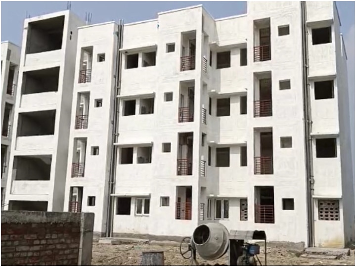 firozabad 71 families got houses under pm awas yojana 2022 in tundala area ann | Firozabad: फिरोजाबाद में धनतेरस पर 71 लोगों की लगी 'लॉटरी', पीएम आवास योजना के तहत मिला घर