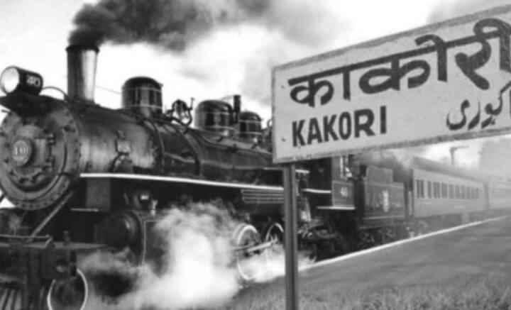 দীর্ঘ দিন আলাদা থাকার পর সতীর্থ শচীন্দ্র বক্সির সঙ্গে আদালতে দেখা হয় আশফাকুল্লার। পরস্পরকে জড়িয়ে ধরে আঝোরে কাঁদতে শুরু করেন তাঁরা। রাম এবং ভরতের মিলনের জন্য তাঁরাও অপেক্ষা করছিলেন বলে সেই সময় জেল আধিকারিকরা প্রতিক্রিয়া জানিয়েছিলেন।