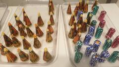 Diwali 2022: बाजार में जमकर बिक रही है पटाखा मिठाई, मुंह में जाते ही होगा स्वाद का धमाका