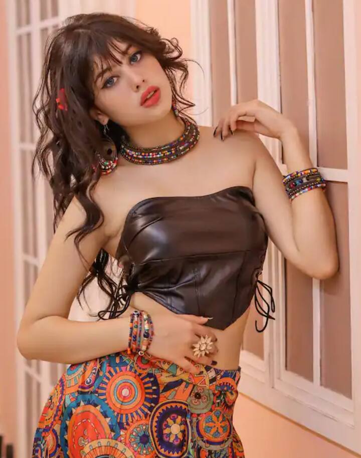 ਰੀਵਾ ਅਰੋੜਾ ਫਿਲਮ ਉੜੀ ਦਿ ਸਰਜੀਕਲ ਸਟ੍ਰਾਈਕ ਵਿੱਚ ਇੱਕ ਚਾਈਲਡ ਸਟਾਰ ਦੇ ਰੂਪ ਵਿੱਚ ਨਜ਼ਰ ਆਈ ਸੀ, ਜਿਸ ਵਿੱਚ ਉਸਦੇ ਅੰਤਿਮ ਸੰਸਕਾਰ ਦੇ ਸੀਨ ਨੂੰ ਖੂਬ ਪਸੰਦ ਕੀਤਾ ਗਿਆ ਸੀ।