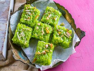 Pongal Sweets: பூசணிக்காய், பாகற்காய், பிஸ்தாவில் பர்ஃபி செய்வது எப்படி? பொங்கலுக்கு செஞ்சு அசத்துங்க!