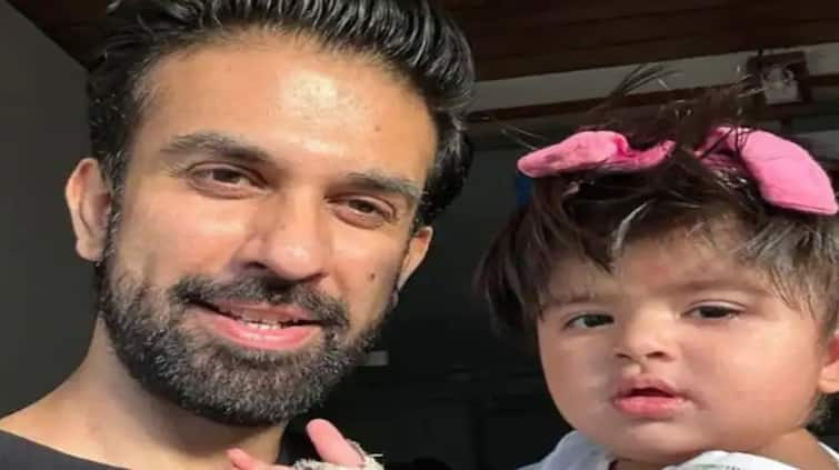 charu-asopa-rajeev-sen-put-aside-differences-as-daughter-zianna-suffered-with-dengue Sushmita Sen: ਸੁਸ਼ਮਿਤਾ ਸੇਨ ਦੇ ਭਰਾ ਰਾਜੀਵ ਸੇਨ ਦੀ ਬੇਟੀ ਗੰਭੀਰ ਬੀਮਾਰੀ ਦੀ ਸ਼ਿਕਾਰ, ਇਸੇ ਲਈ ਪਤਨੀ ਨਾਲ ਕੀਤਾ ਪੈਚਅੱਪ!