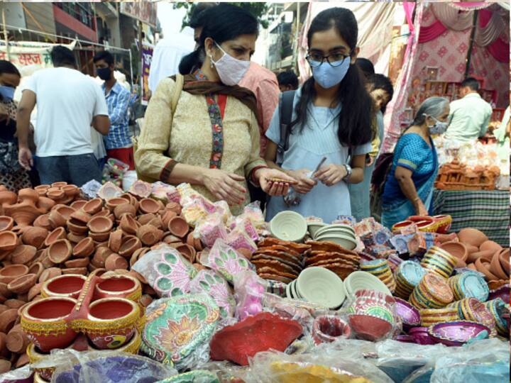 The diya's flames look lovely on our balconies and window sills. In order to banish evil and make a fresh start, gorgeously coloured diyas are also used to decorate every corner of the home. (Photo credit: Getty)