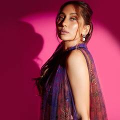 In Pics: मनीष मल्होत्रा के लहंगा-चोली में प्रिंसेस की तरह सजीं Anushka Dandekar, दिवाली लुक में बिखेरी मदमस्त अदाएं